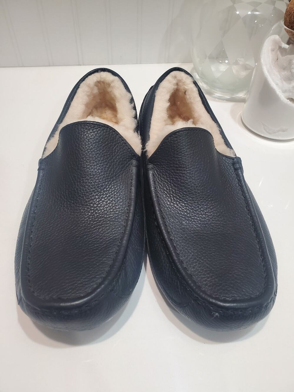 UGG Men's Ascot Leather Slippers size 12